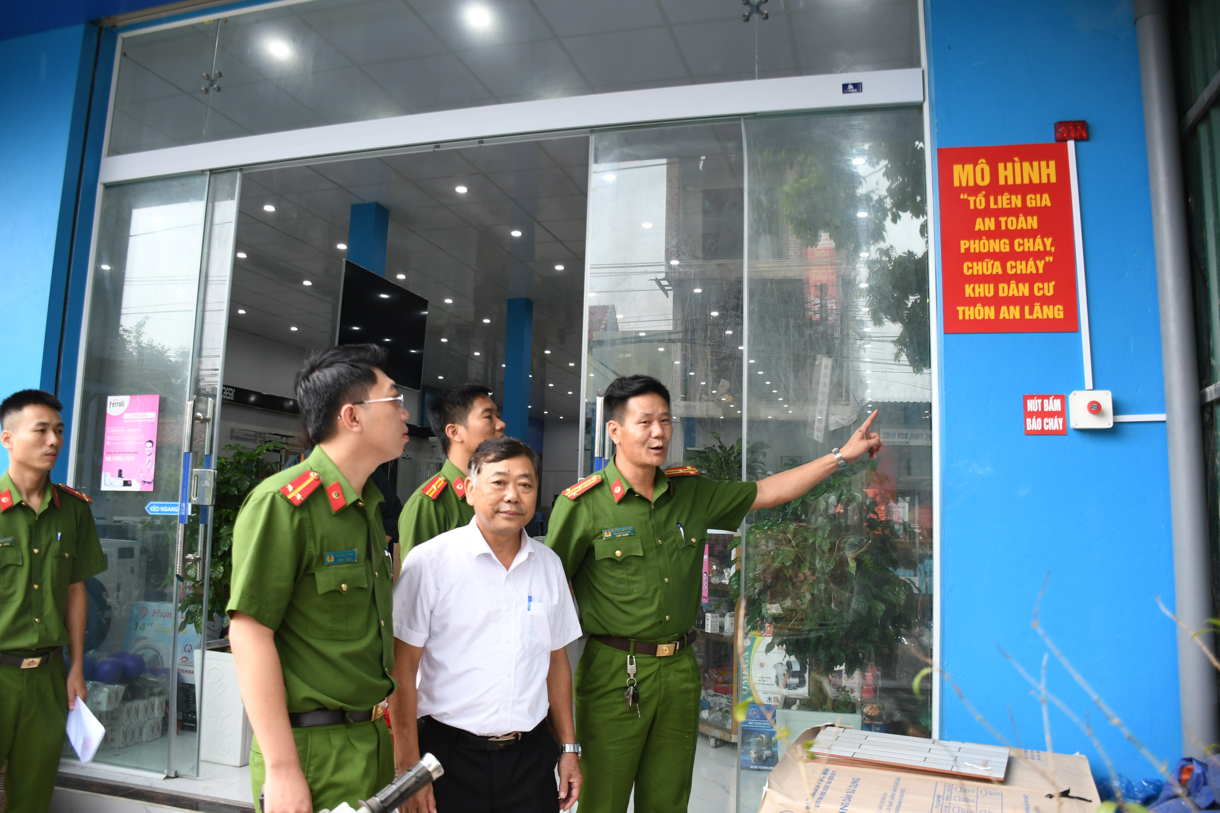 Ra mắt mô hình “Tổ liên gia an toàn Phòng cháy chữa cháy” và “Điểm chữa cháy công cộng” trên địa bàn xã An Hòa (Vĩnh Bảo)